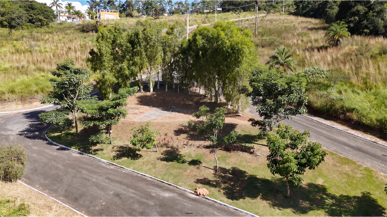 Praça paisagada interna do condomínio